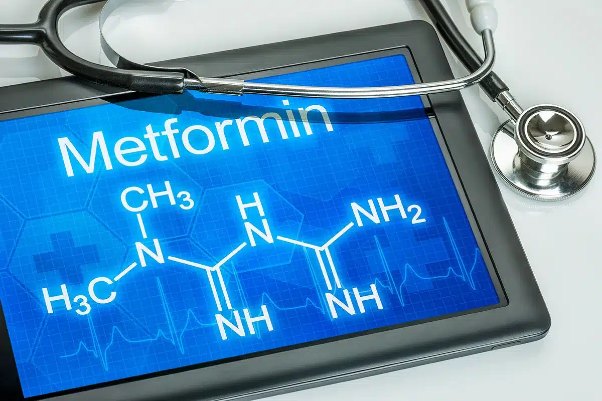 Metformin molecular formula on tablet.