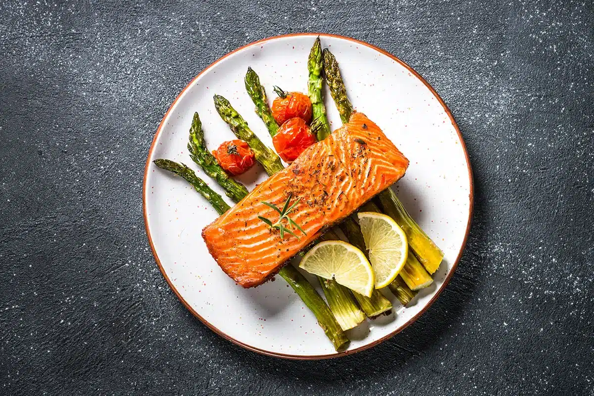 Plate of grilled salmon and asparagus.