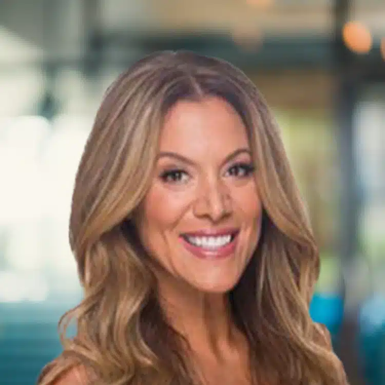 portrait of tiffani bachus scottsdale weightloss center